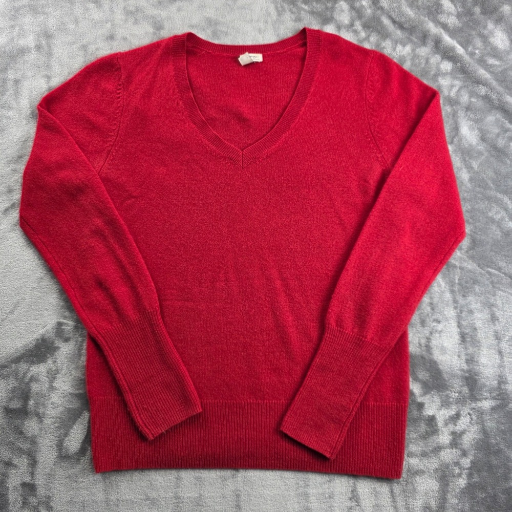 Halogen V-Neck Sweater Womens Medium Red 100% Cashmere Long Sleeve Ribbed Cuffs